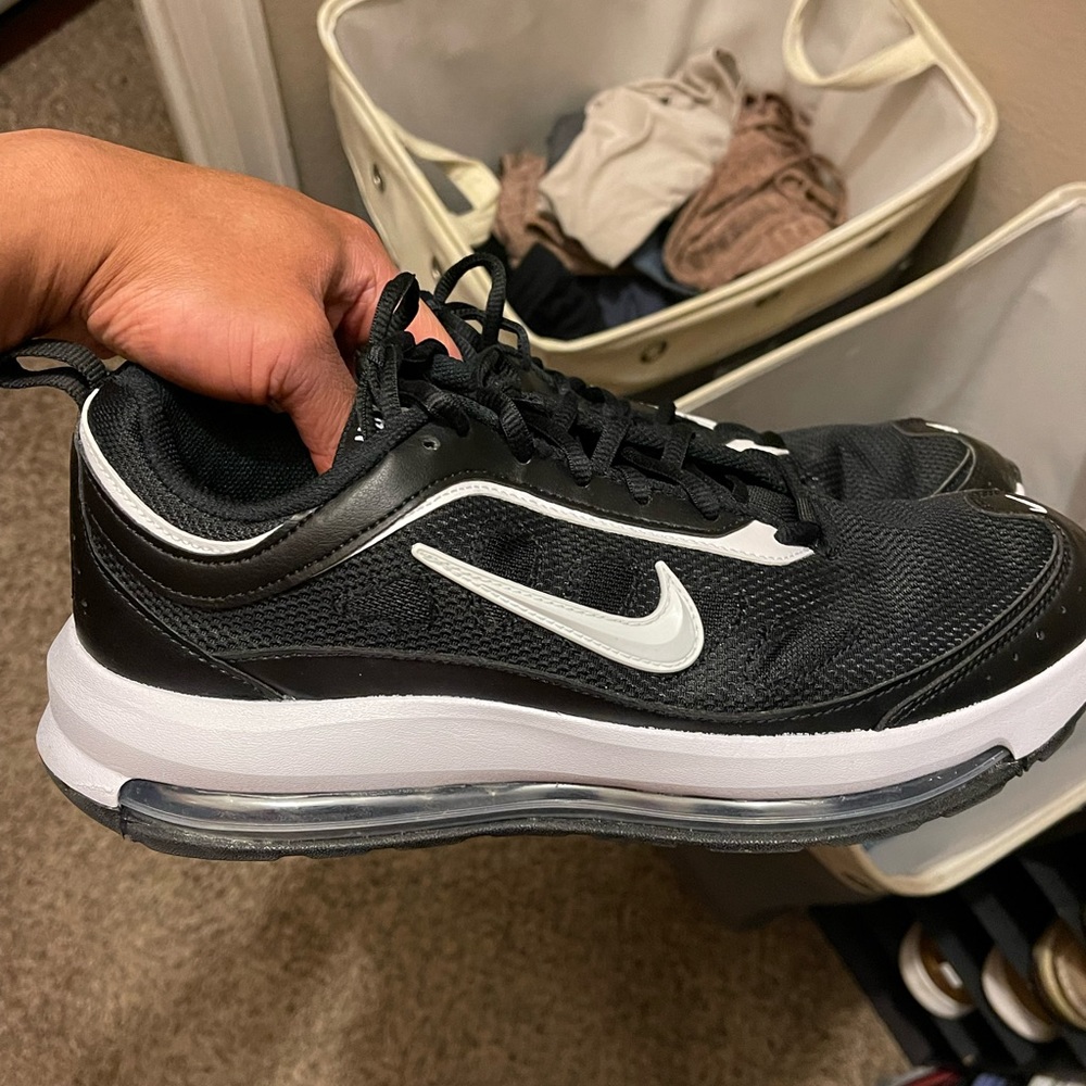 Nike Air Maxes PRICE NEGOTIABLE 🎉🎉🎉